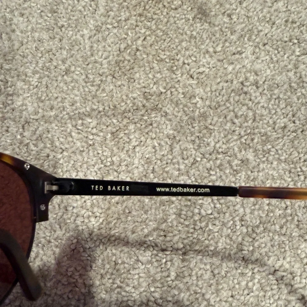 Ted Baker B646 Round Sunglasses‎ in Brown